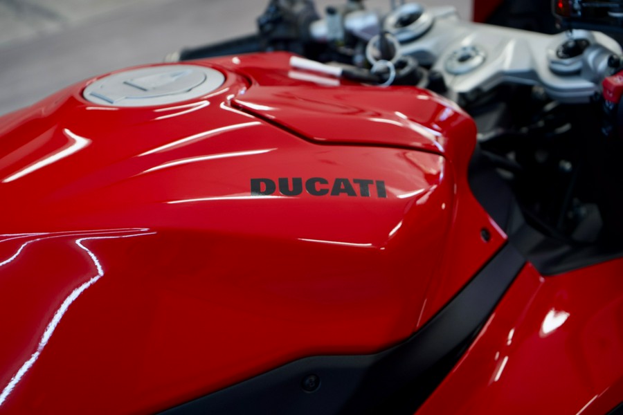 2025 Ducati V2
