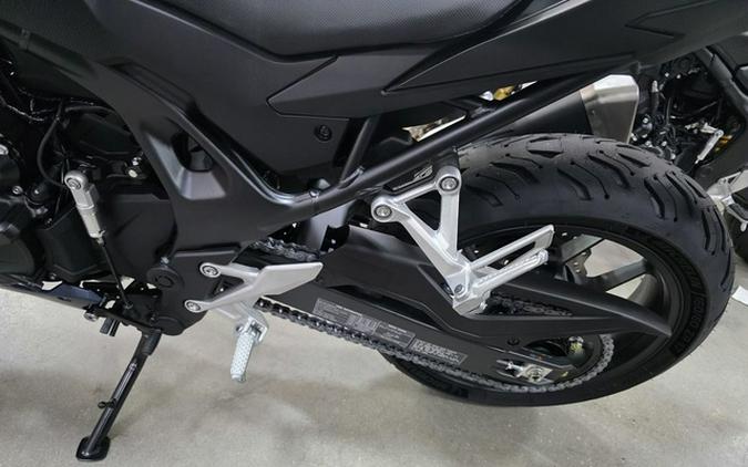 2026 Honda CB750 Hornet E-Clutch