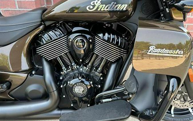 2023 Indian Motorcycle Roadmaster® Dark Horse®