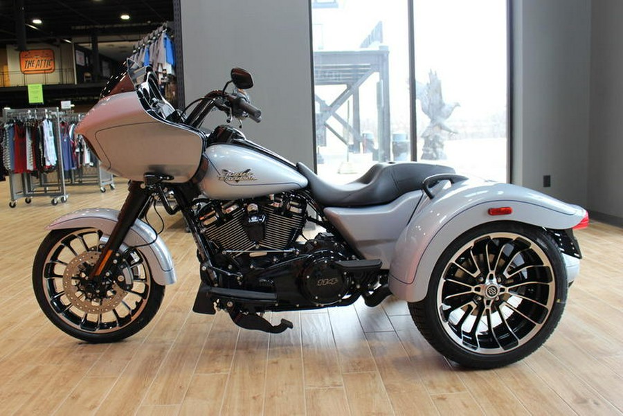 2024 Harley-Davidson® FLTRT - Road Glide® 3