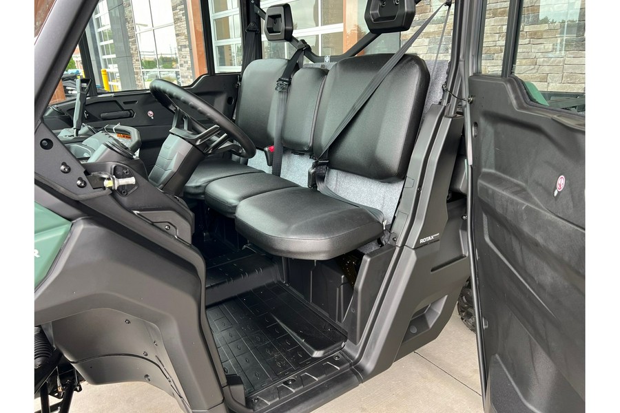 2026 Can-Am Defender DPS CAB HD9