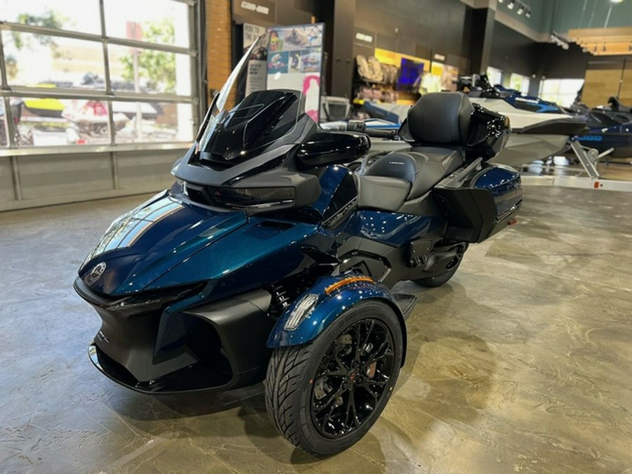 2024 Can-Am Spyder F3 Limited Dark Wheels