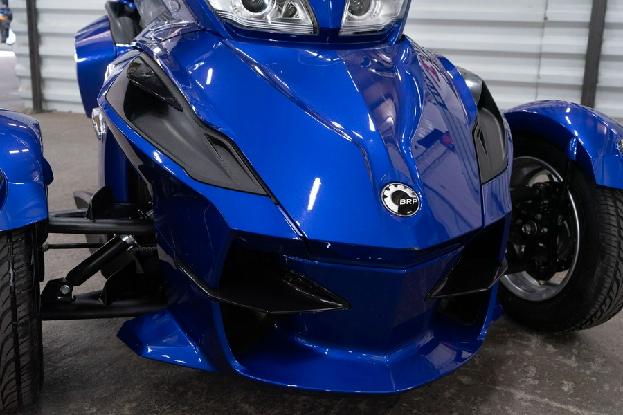 2012 Can-Am Spyder® RT Audio & Convenience