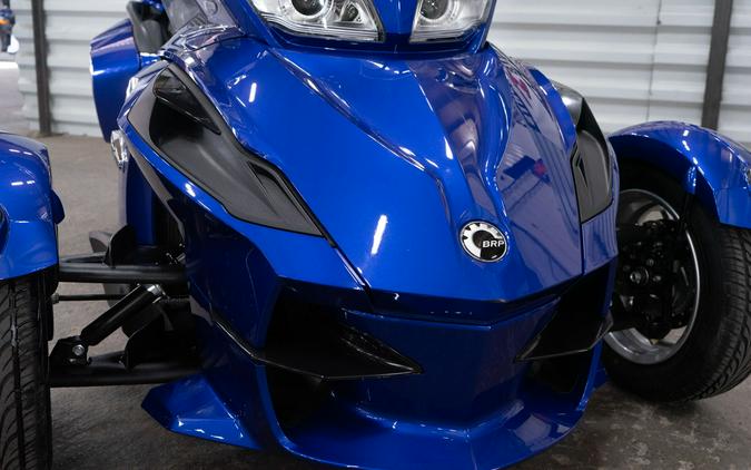 2012 Can-Am Spyder® RT Audio & Convenience