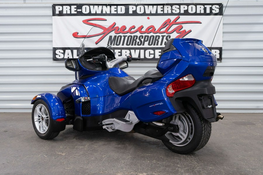 2012 Can-Am Spyder® RT Audio & Convenience