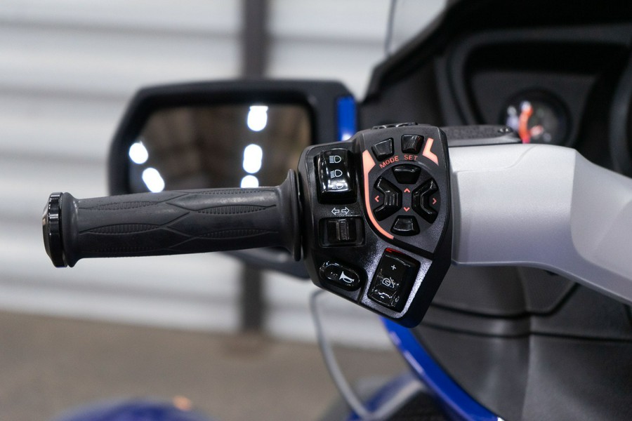 2012 Can-Am Spyder® RT Audio & Convenience