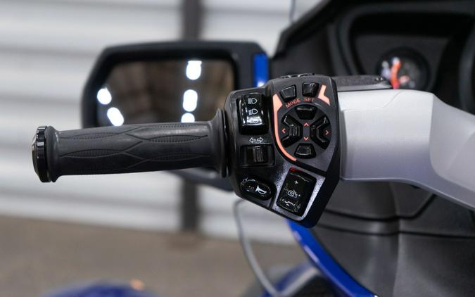 2012 Can-Am Spyder® RT Audio & Convenience