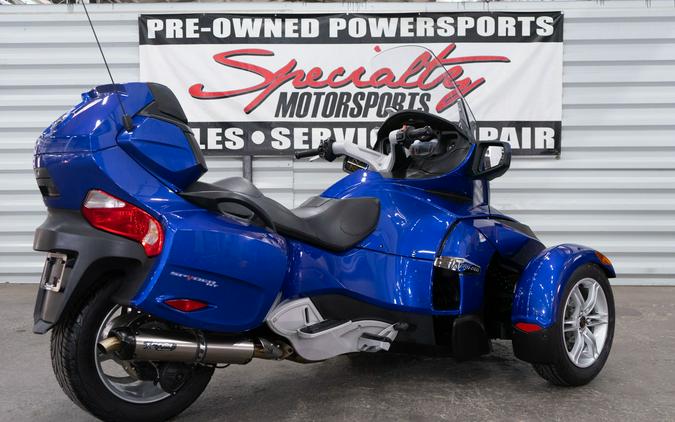 2012 Can-Am Spyder® RT Audio & Convenience