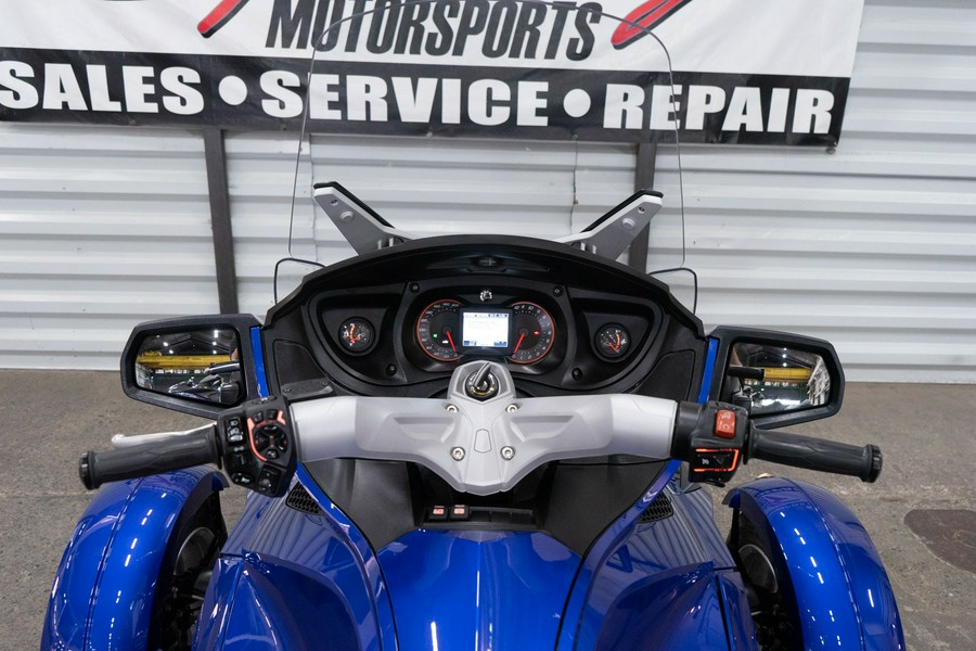 2012 Can-Am Spyder® RT Audio & Convenience