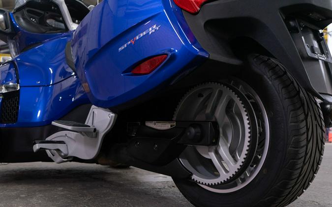 2012 Can-Am Spyder® RT Audio & Convenience
