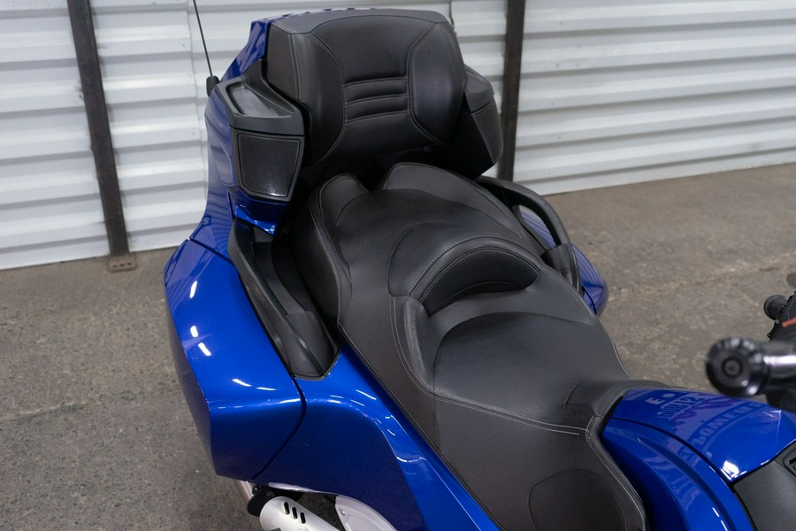 2012 Can-Am Spyder® RT Audio & Convenience