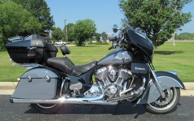 2021 Indian Motorcycle® Roadmaster® Icon Black Azure Crystal/Stealth Gray Azure Crystal