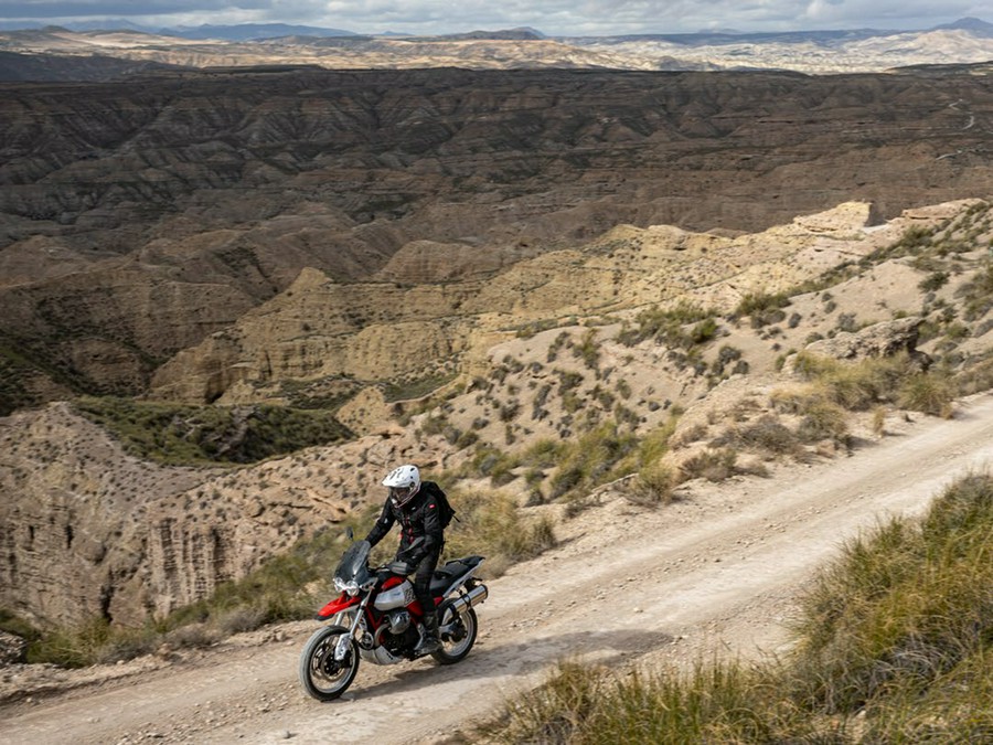 2025 Moto Guzzi V85 TT