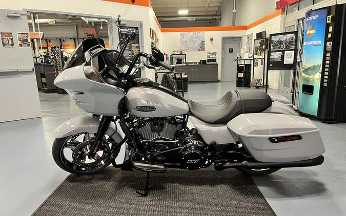 2025 Harley-Davidson® FLTRX - Road Glide®