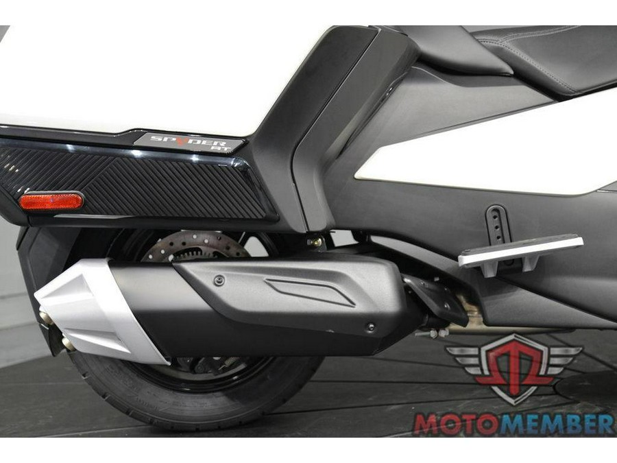 2026 Can-Am Spyder RT Limited Platine
