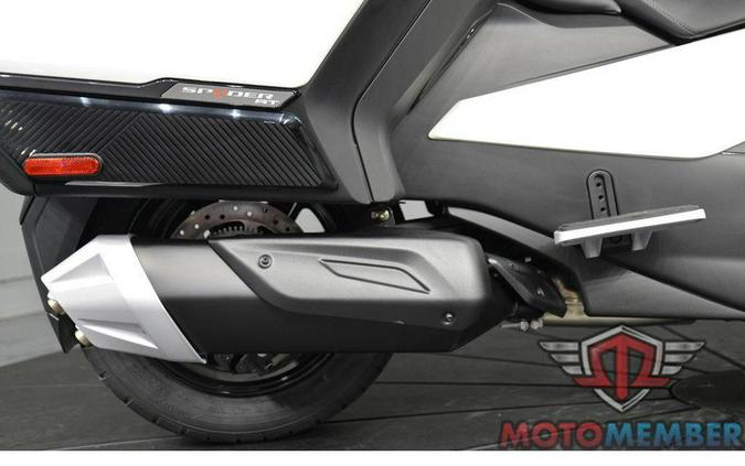 2026 Can-Am Spyder RT Limited Platine