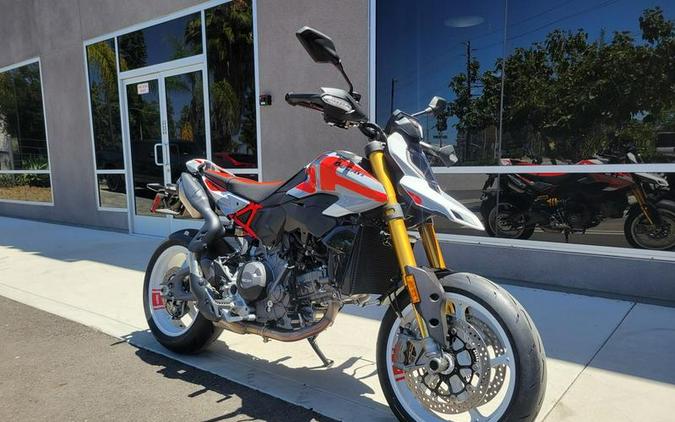 2026 Ducati Hypermotard V2 SP