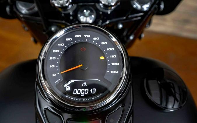 2026 FLHD - Deadwood™ - Harley-Davidson®
