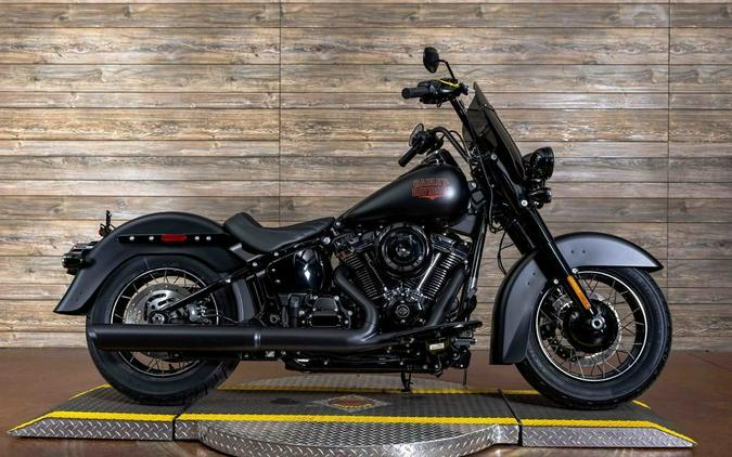2026 FLHD - Deadwood™ - Harley-Davidson®