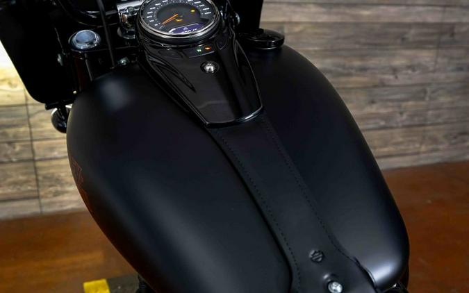 2026 FLHD - Deadwood™ - Harley-Davidson®