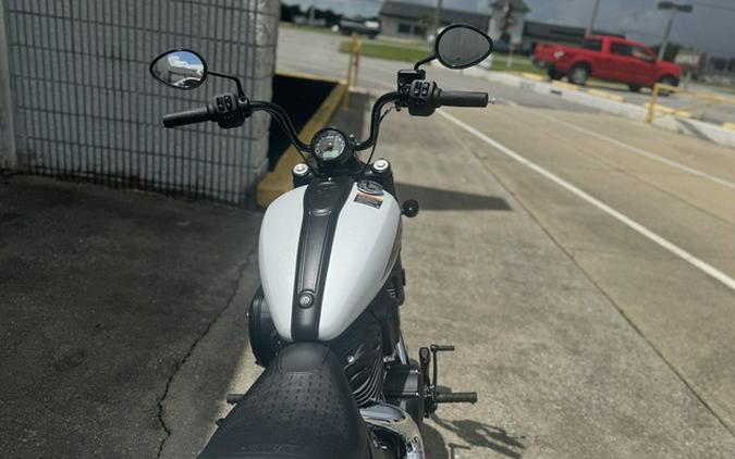 2024 Indian Chief Bobber ABS Ghost White Metallic Smoke