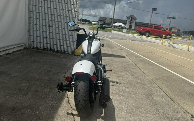 2024 Indian Chief Bobber ABS Ghost White Metallic Smoke