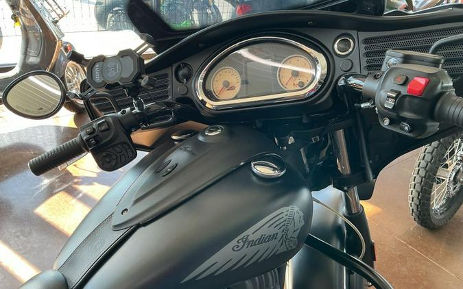 2017 Indian Motorcycle Indian® Chieftain Dark Horse®