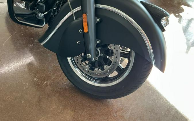 2017 Indian Motorcycle Indian® Chieftain Dark Horse®