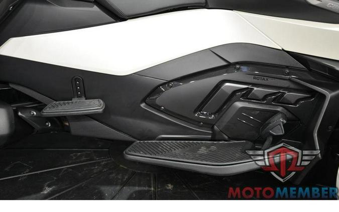 2026 Can-Am Spyder RT