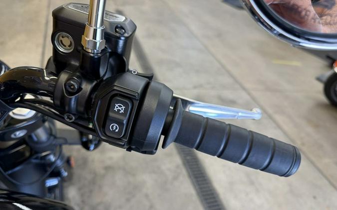 2025 Indian Scout Sixty Bobber Black Metallic