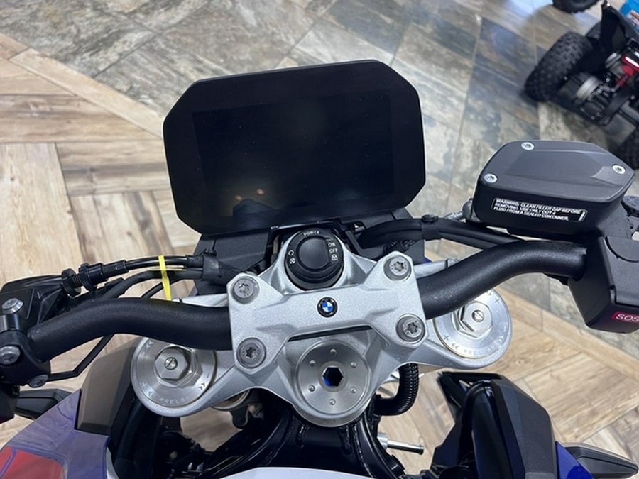 2025 BMW F 900 R Sport