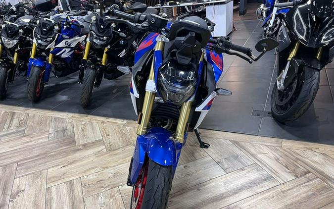 2025 BMW F 900 R Sport