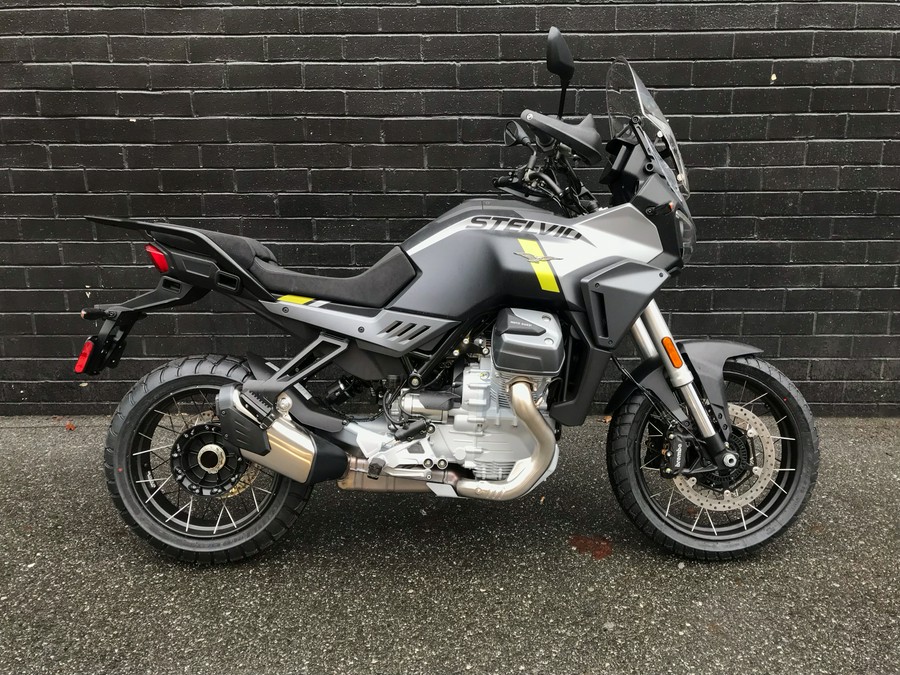 2024 Moto Guzzi STELVIO