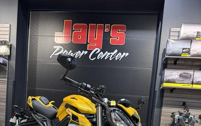 2025 Triumph Street Triple 765 RS Cosmic Yellow