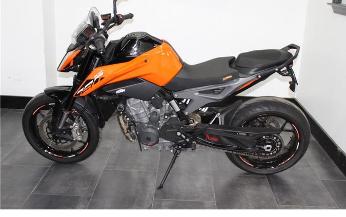 2023 KTM Duke 790