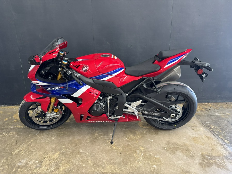 2026 Honda CBR1000RR-R Fireblade SP