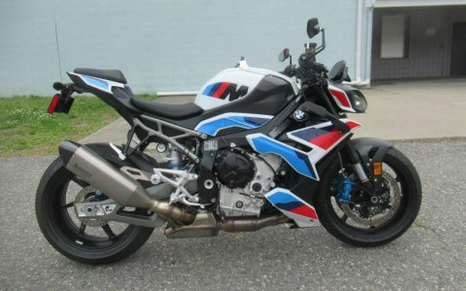 2025 BMW M 1000 R