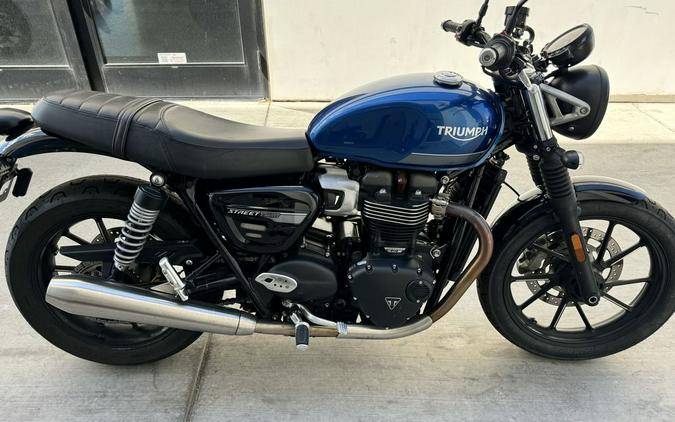 2022 Triumph Street Twin Cobalt Blue