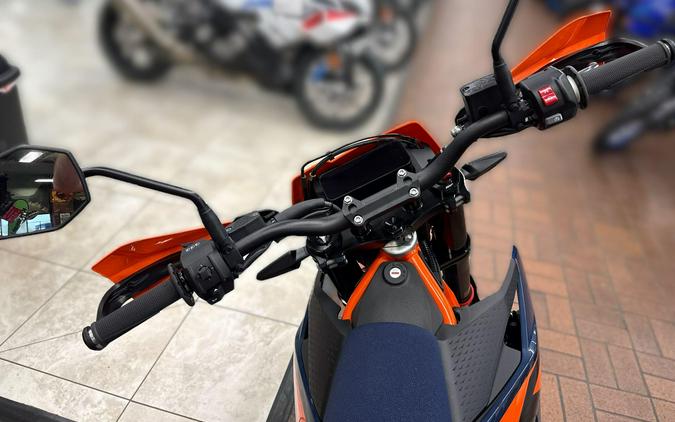 2026 KTM 690 SMC R
