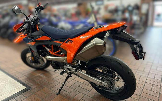 2026 KTM 690 SMC R