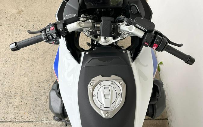 2026 BMW R1300RS