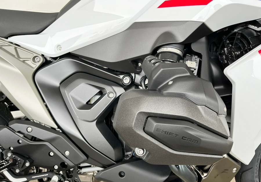 2026 BMW R1300RS