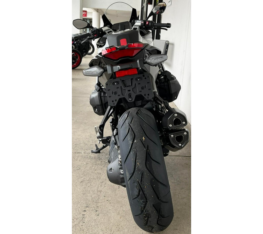 2026 BMW R1300RS