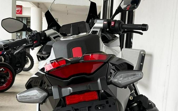 2026 BMW R1300RS