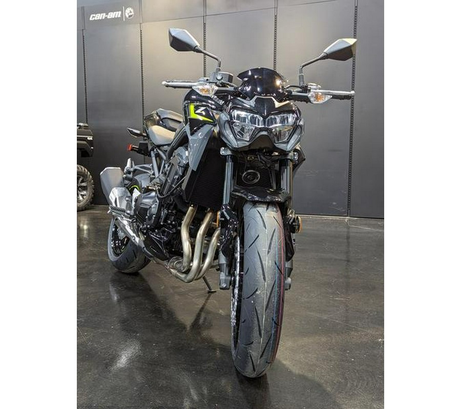 2024 Kawasaki Z900 ABS Metallic Spark Black/Metallic Matte Dark Gray