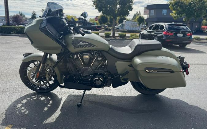 2025 Indian Motorcycle Challenger® Dark Horse® 112