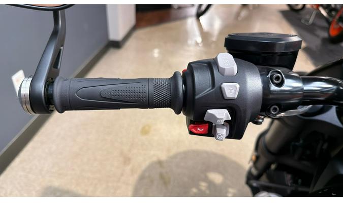 2025 Triumph Rocket 3 Storm R