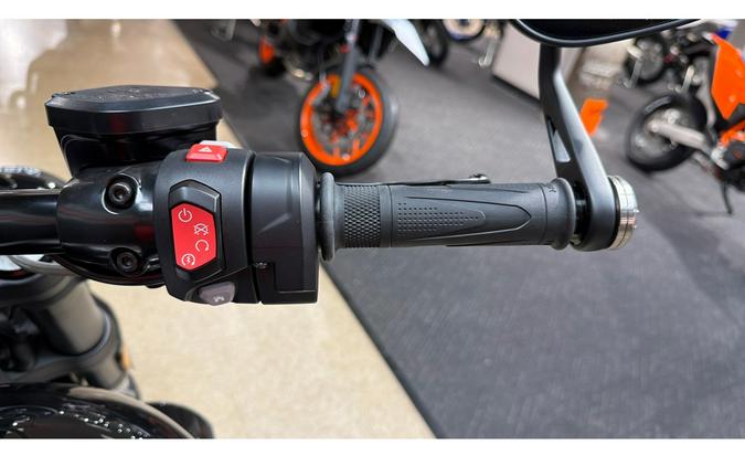 2025 Triumph Rocket 3 Storm R