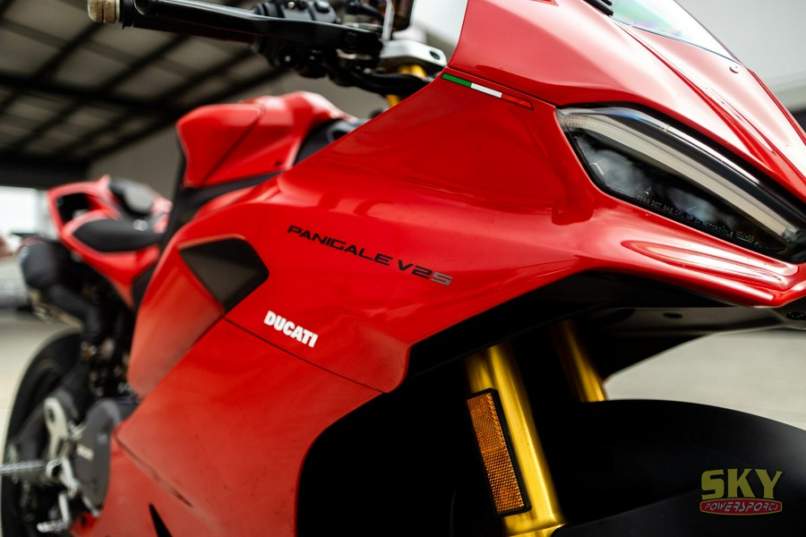 2025 Ducati Panigale V2S
