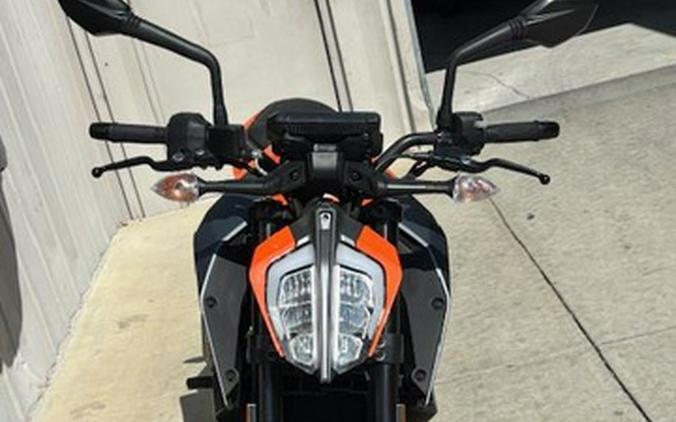 2023 KTM Duke 390